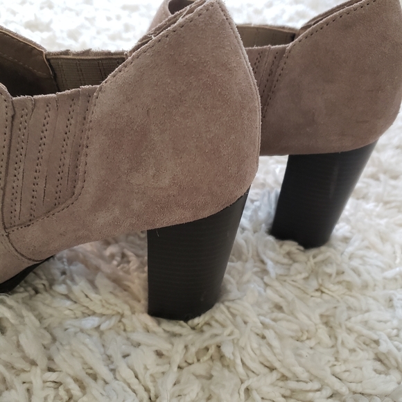 White Mountain Gray Suede Heeled Booties - Picture 5 of 9